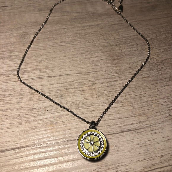 Lime slice necklace - Picture 2 of 3